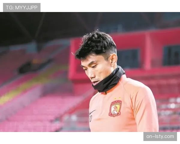 专访克莱蒙门将迪奥:谈职业生涯末期与保级战役的心态。 专访克莱蒙门将迪奥:谈职业生涯末期与保级战役的心态。