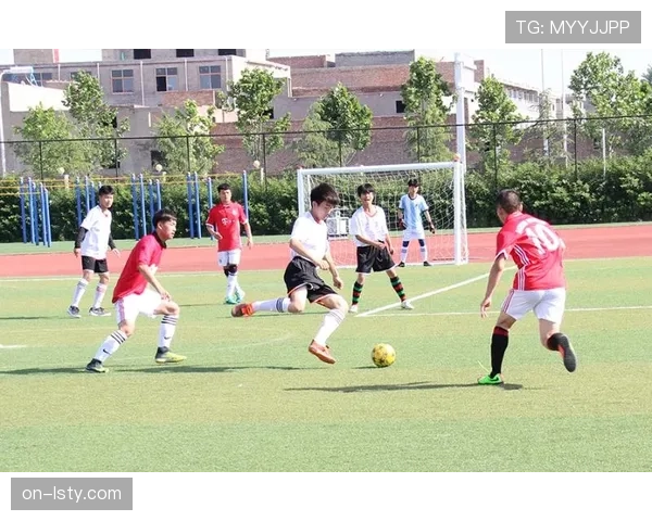德甲“足球进校园”项目五月覆盖超过500所中小学